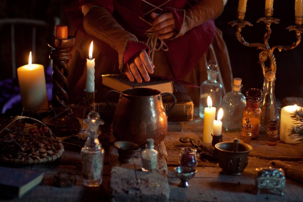 Eşlere Yapılan Büyü Nasıl Anlaşılır Ve Bozulur